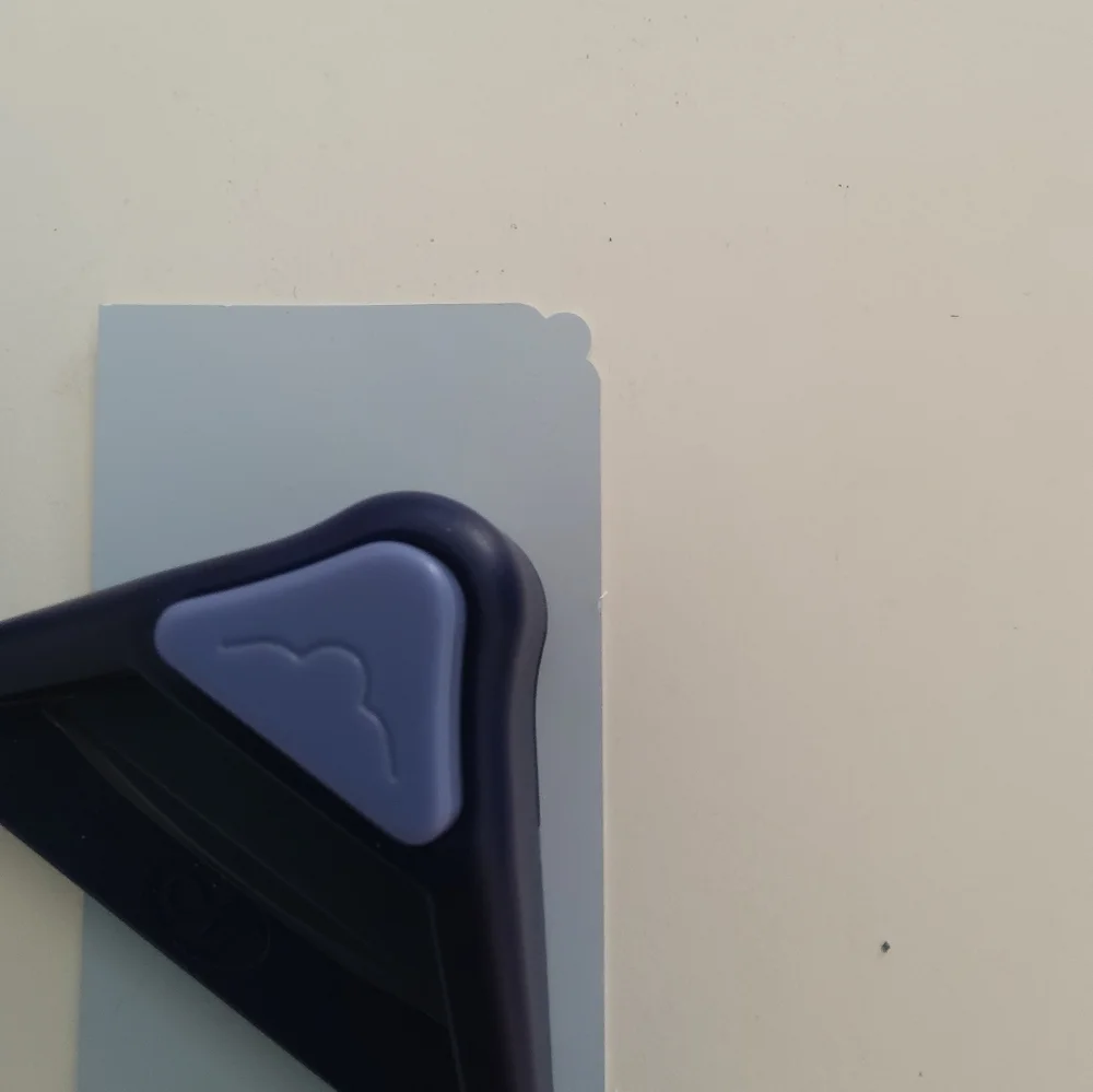 Creative Memories & Stampin UP corner Punches - Picture 3 of 5